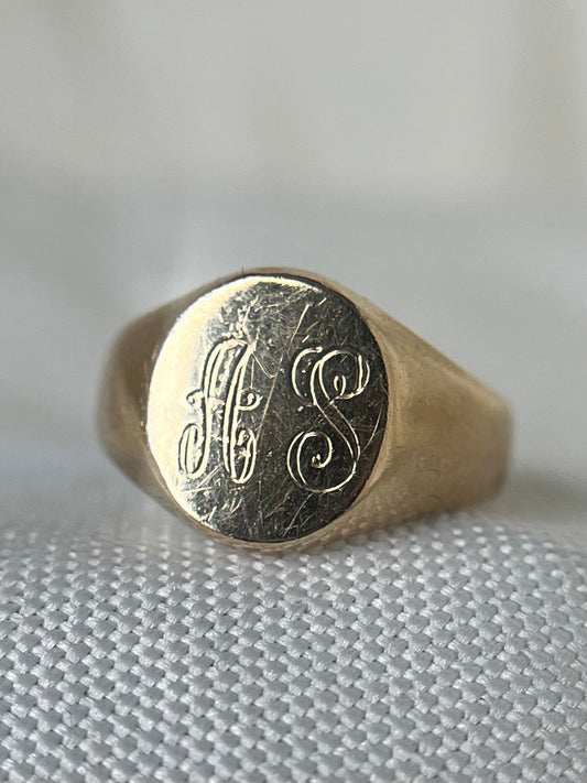 Small Engraved Signet Ring
