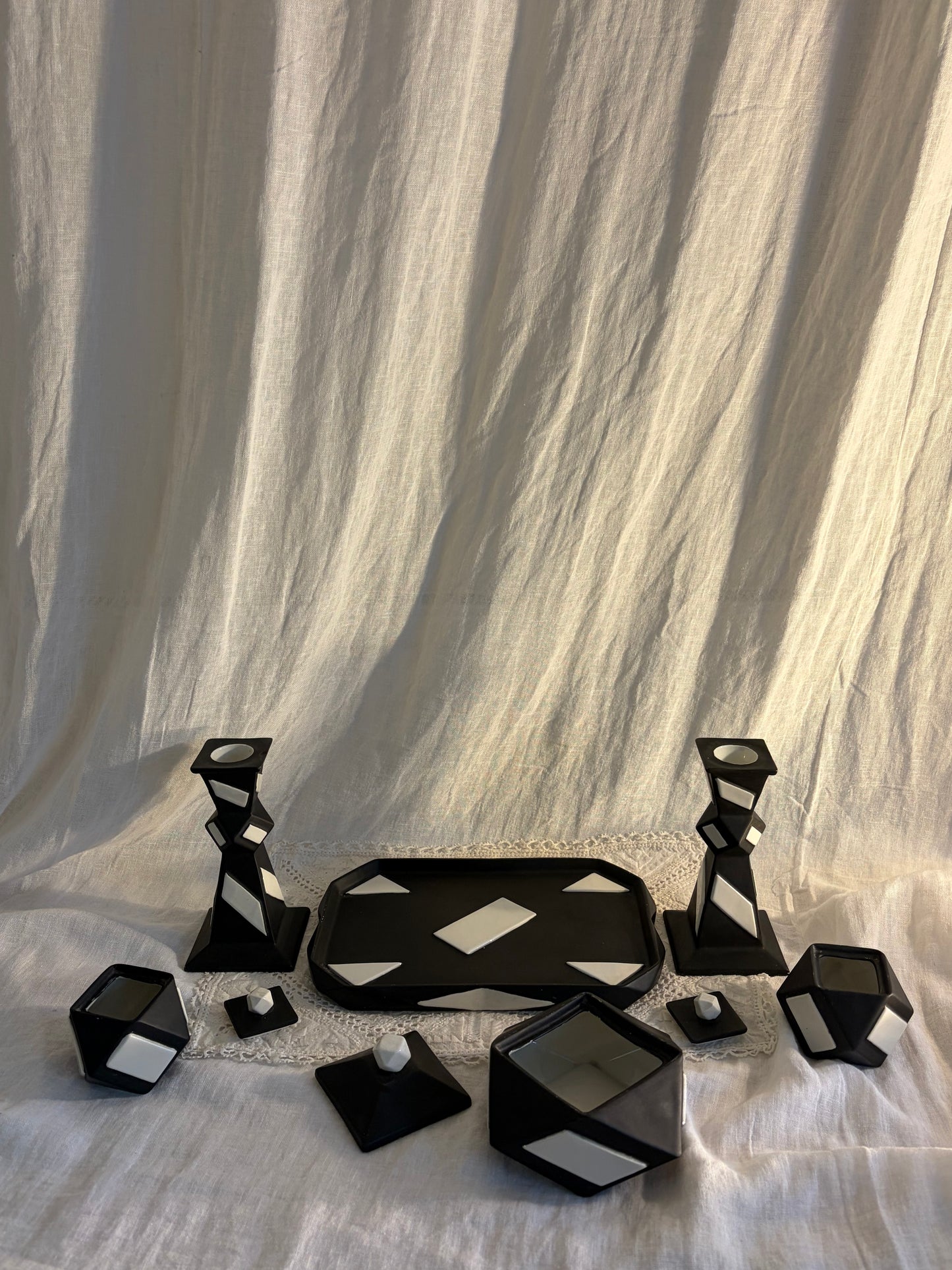 Black And White Ceramic Vanity Set