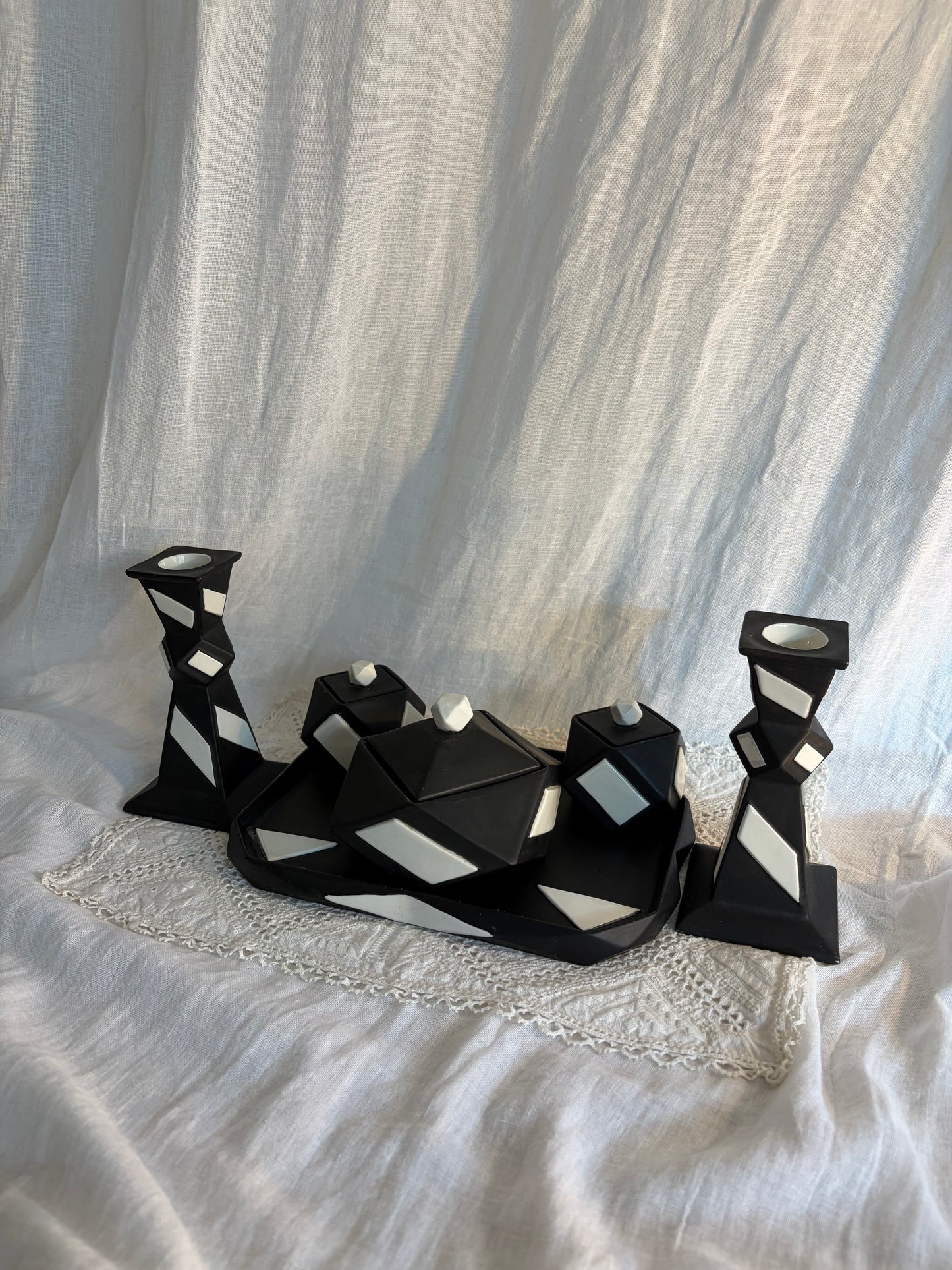 Black And White Ceramic Vanity Set