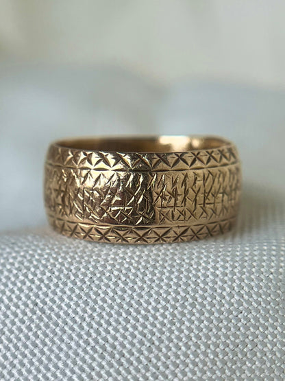 Vintage Engraved Band Ring
