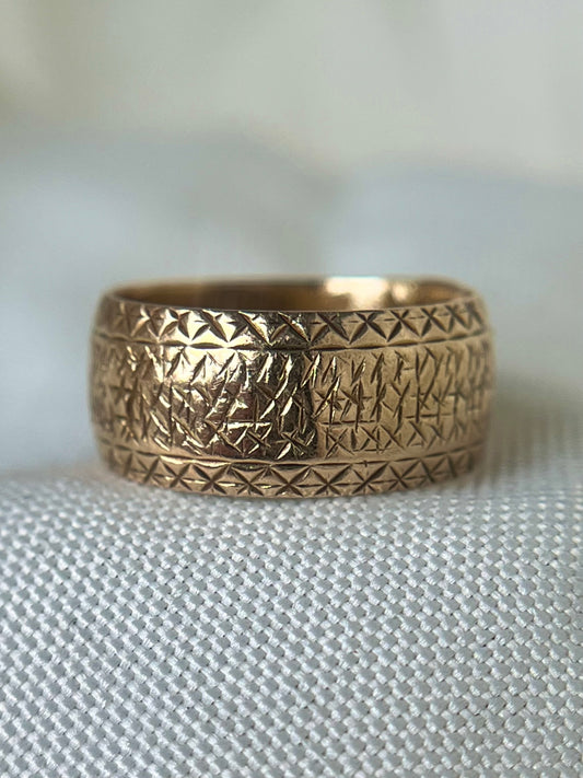 Vintage Engraved Band Ring