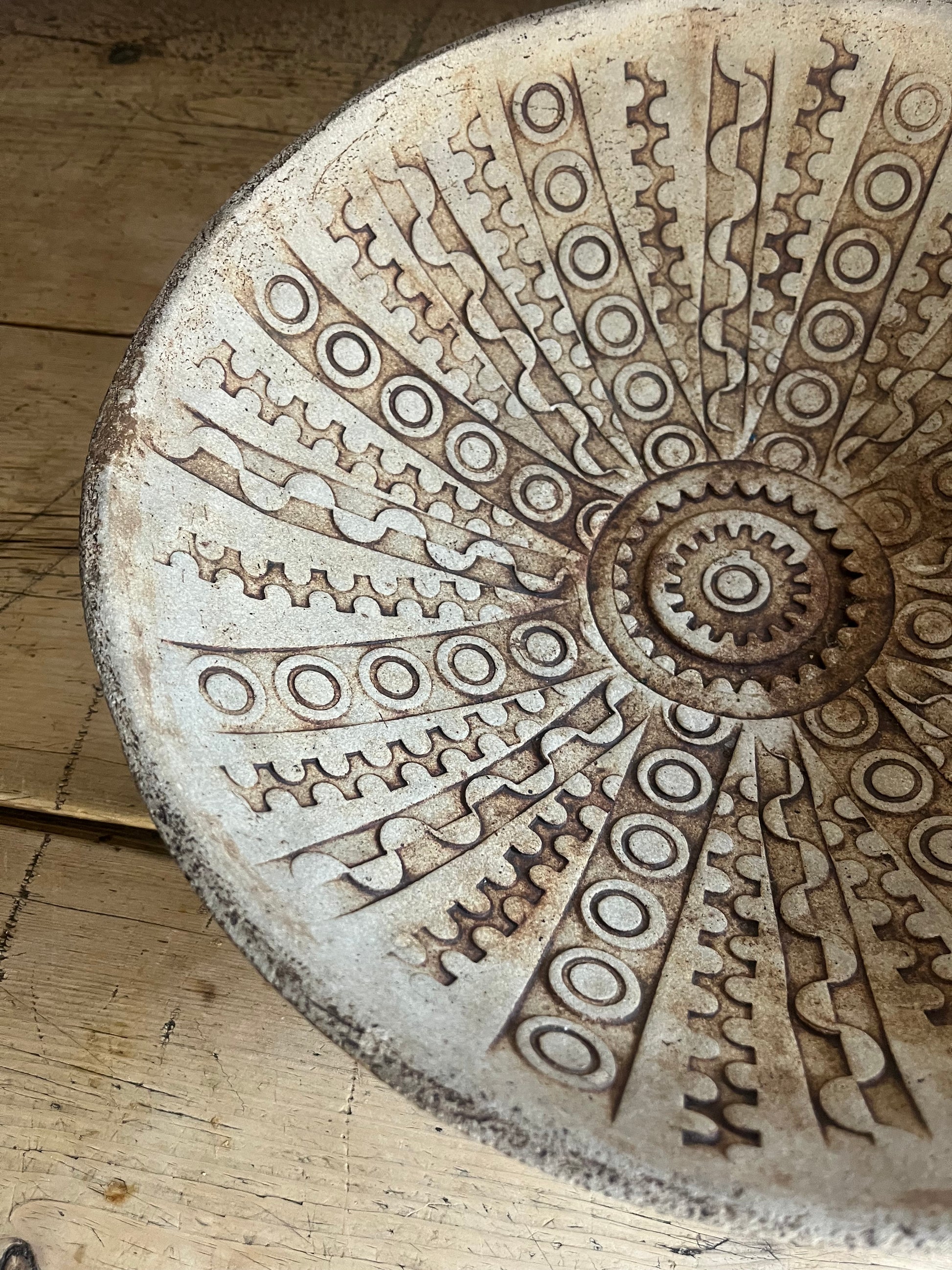 Decorative Brutalist Cream Studio Pottery Bowl. 1970s. 