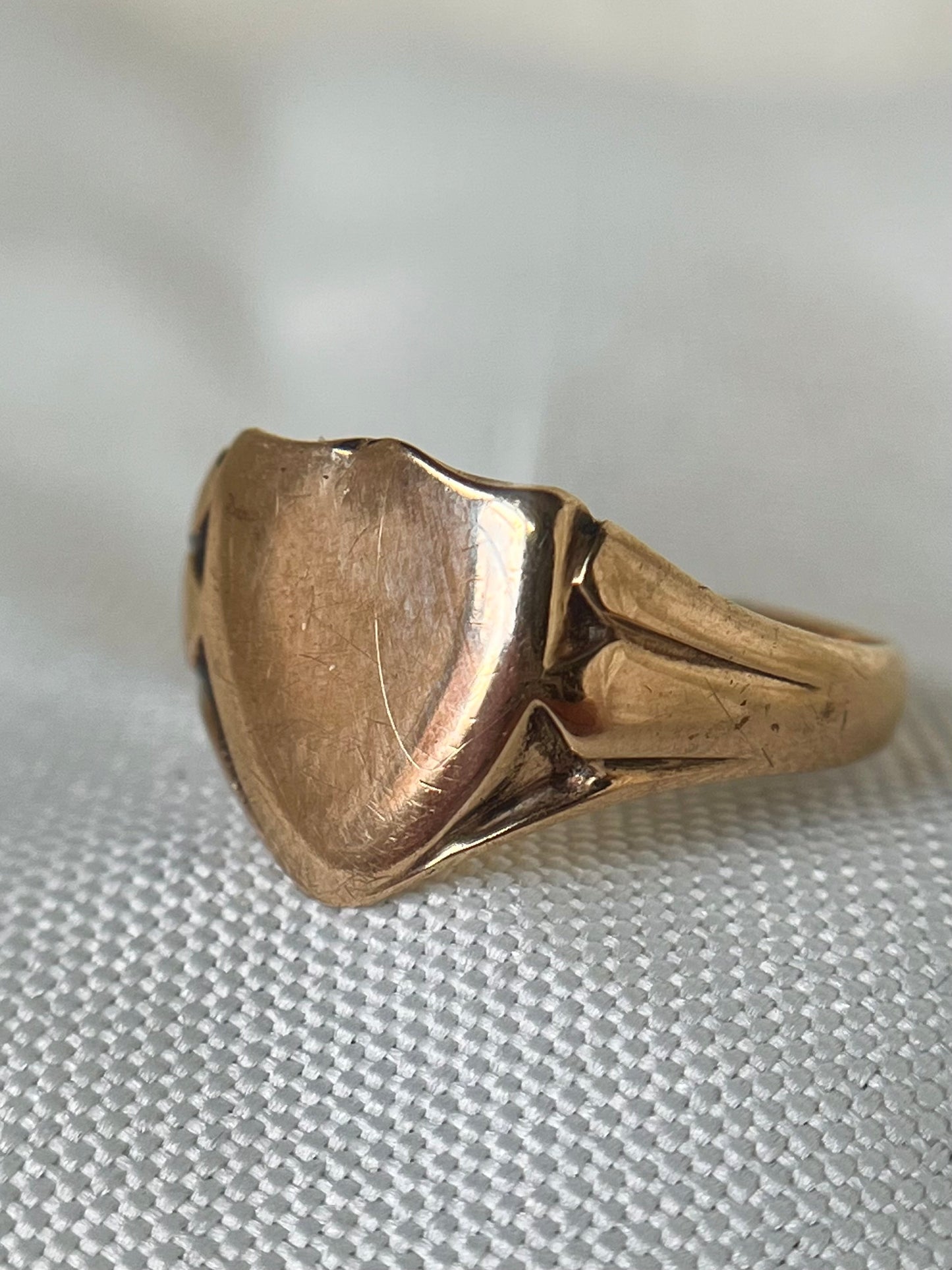 Plain Shield Signet